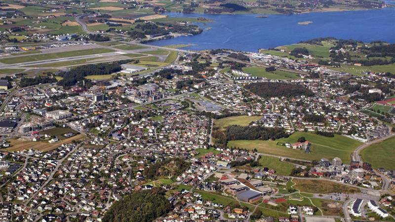 Flyfoto av Sola